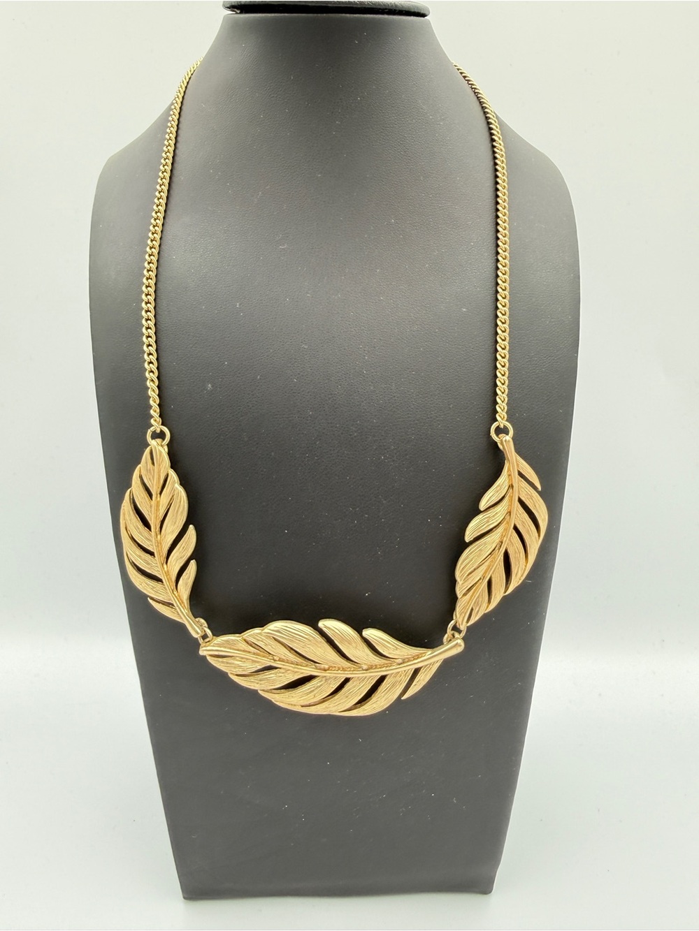 Gold Leaf Trio Necklace - Women Jewelry